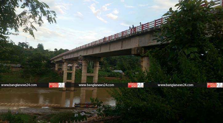 থানচিতে র‌্যাবের সঙ্গে জঙ্গিদের পাল্টাপাল্টি গুলি